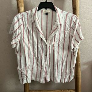 Universal Thread. Size Large. Stripes.